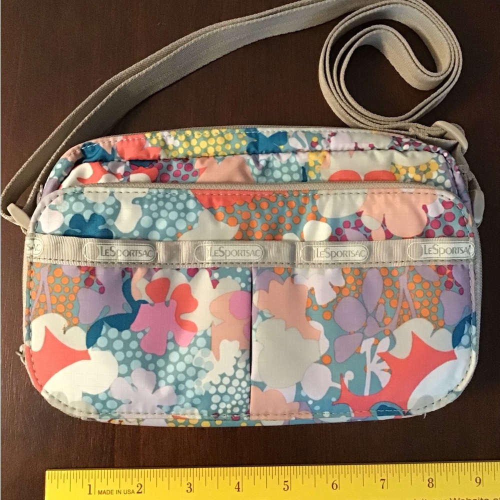 Lesportsac wallet bag